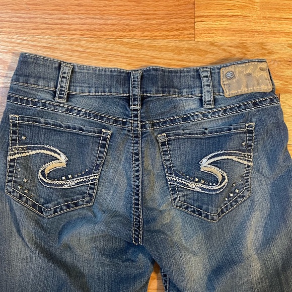 Silver Jeans Co. Women’s Suki Mid Slim Boot Super Stretch Studded Denim Jeans - Picture 4 of 4